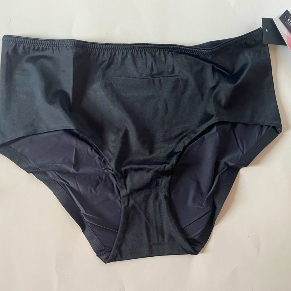 Curvy Couture Black Essential Boy Short XS
